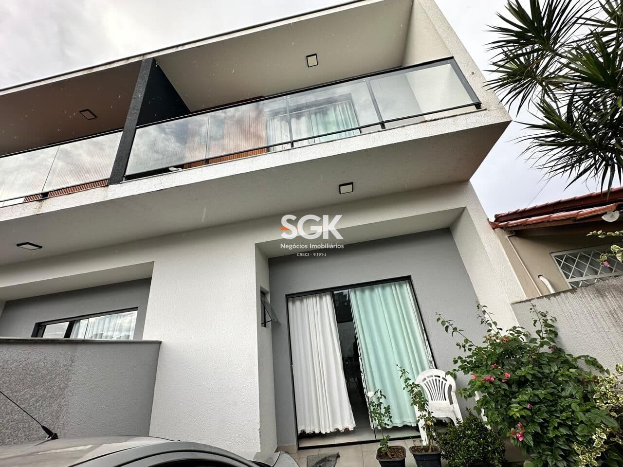 Sobrado Geminado no Saguaçú com 1 Suíte e Sacada – Rua Sem Saída | Joinville/SC