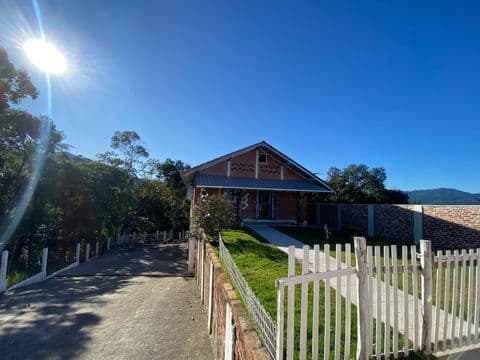 Casa em Rio dos Cedros - Divinéia