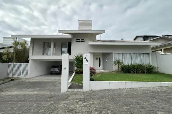 Casa de alto padrão no bairro Capitais, em Timbó-SC