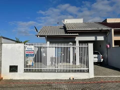 Casa em Rio dos Cedros - Divinéia