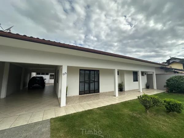 Casa em Indaial - Estados