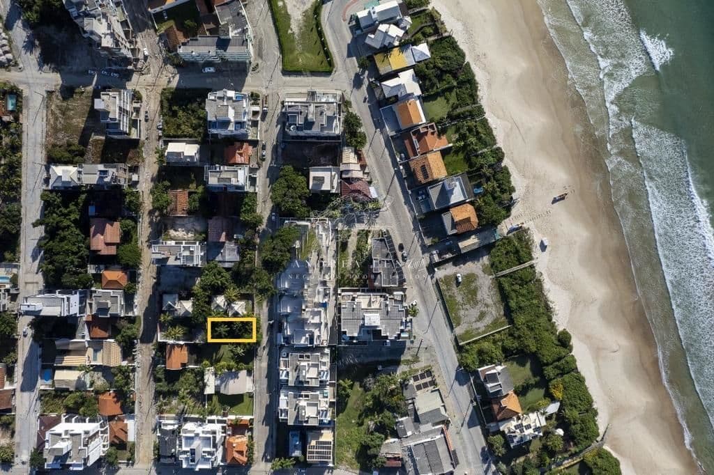 Terreno à venda na praia do Mariscal, Bombinhas SC