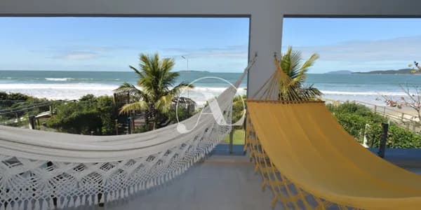 Casa Pé na Areia em Mariscal, Bombinhas - 5 Quartos, Piscina e Vista Mar Espetacular | Aluguel Temporada