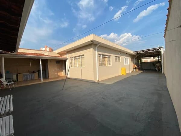 Casa à venda no bairro Jardim América em Bauru/SP