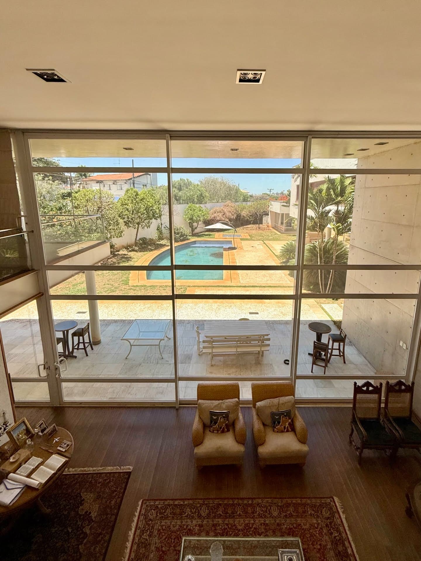 Casa à venda em Vila Zillo, Bauru: 1000m², 4 suítes e excelente localização. R$ 6,5 milhões.