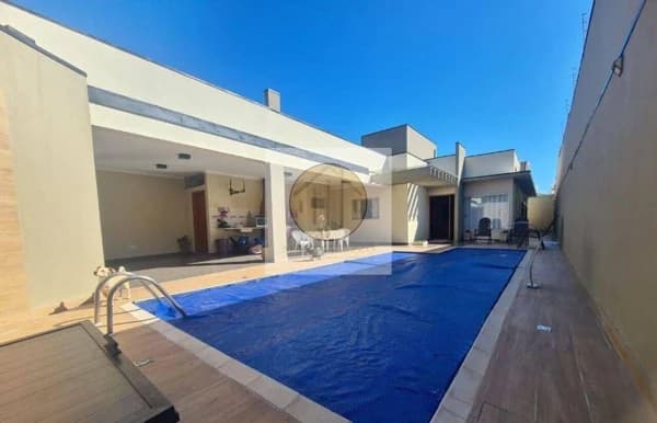Casa à venda no bairro Jardim Colonial em Bauru/SP