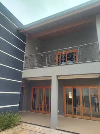 Casa à venda no bairro Residencial Villaggio I em Bauru/SP