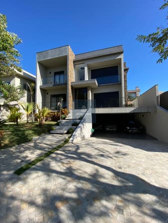 Casa em Santana de Parnaíba - Alphaville