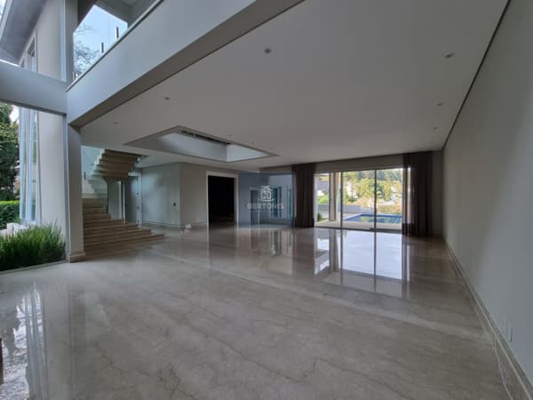 Casa de Alto Padrão em Alphaville com vista para a montanha
