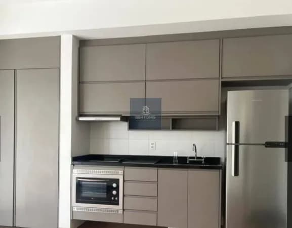Apartamento à venda mobiliado completamente em Alphaville Tamboré! 1 suíte, lavabo, cozinha, salas de estar e TV.