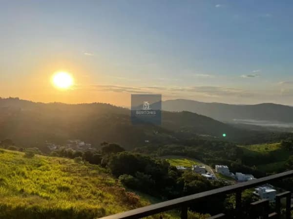 Terreno à venda em Condomínio na Aldeia da Serra!!