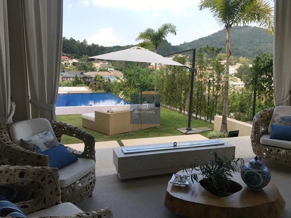 Casa para Locação de Alto Padrão em Alphaville, no Residencial 10 - Santana de Parnaíba/SP