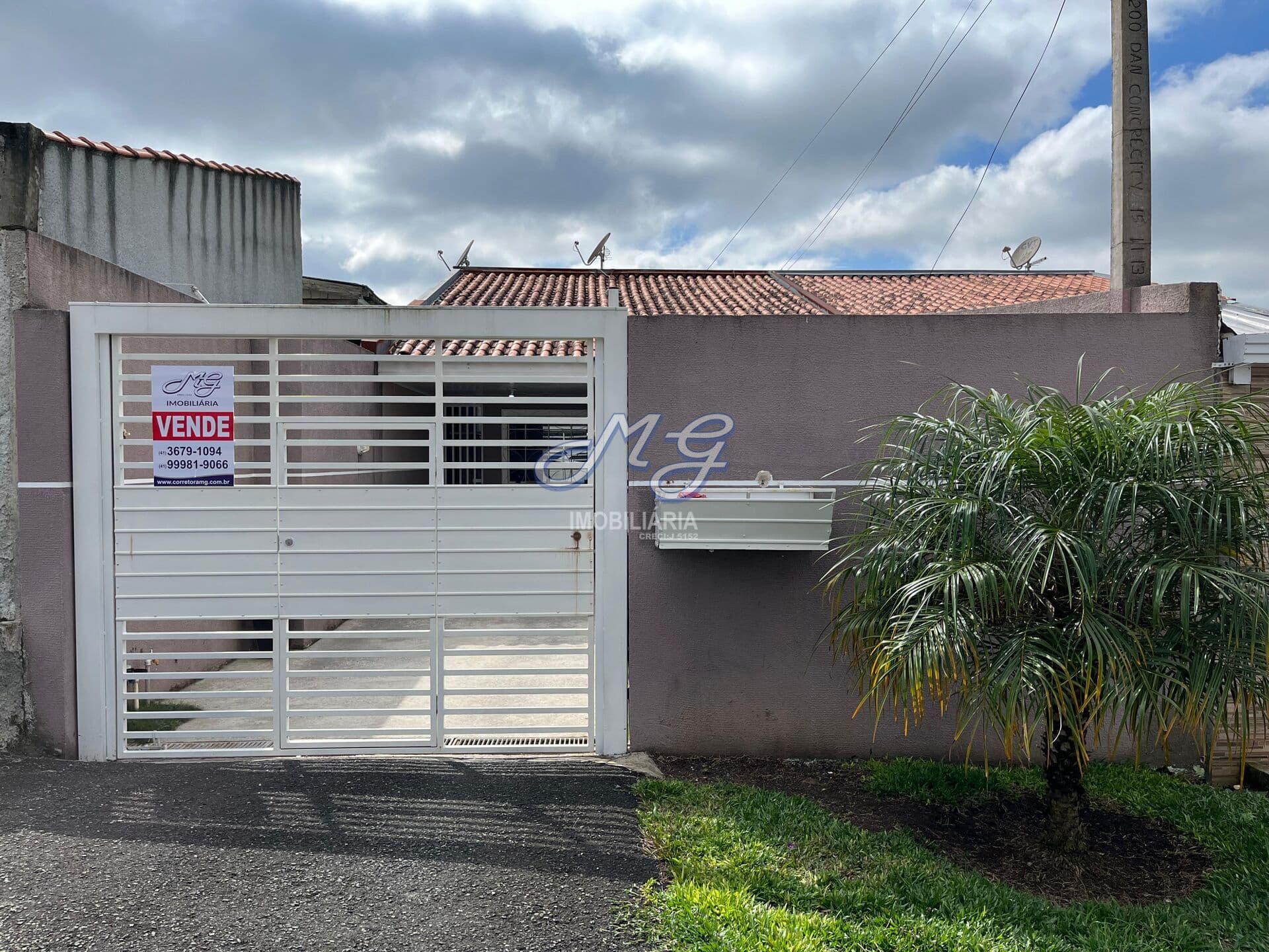 Casa em Campina Grande do Sul - Jardim Jacob Ceccon