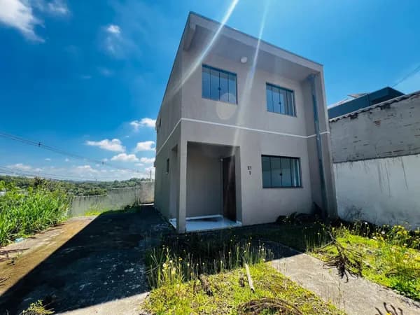 Sobrado à venda no bairro Florestal em Quatro Barras/PR