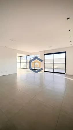 Apartamento Giardino com 3 suítes e 3 vagas no bairro América em Joinville-SC