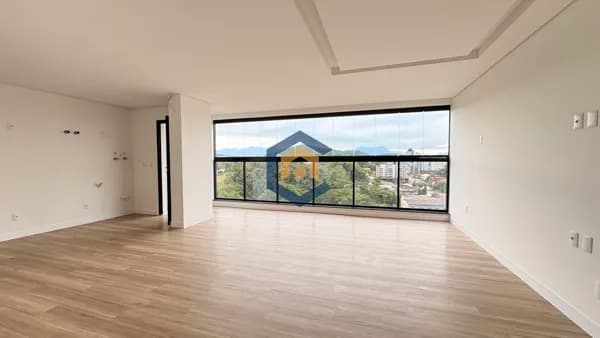 Apartamento com 1 suíte + 2 demi suítes e 2 vagas no bairro Anita Garibaldi, Joinville/SC