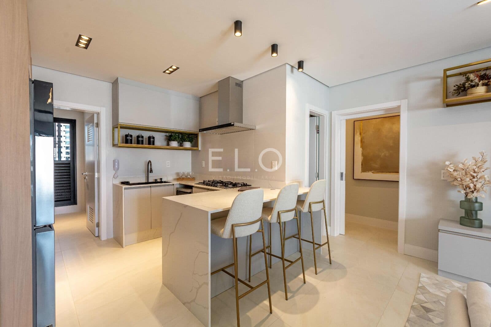 Apartamento novo com 4 dormitórios, perfeito para quem busca espaço e sofisticação.