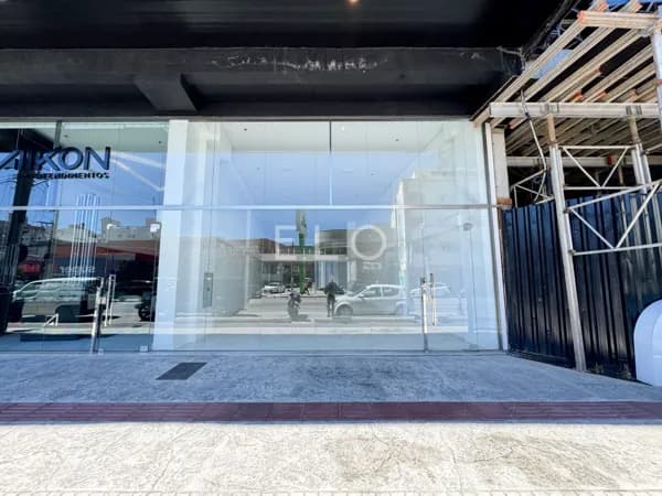 Sala Comercial Térrea para Locação Anual – Avenida do Estado, Balneário Camboriú