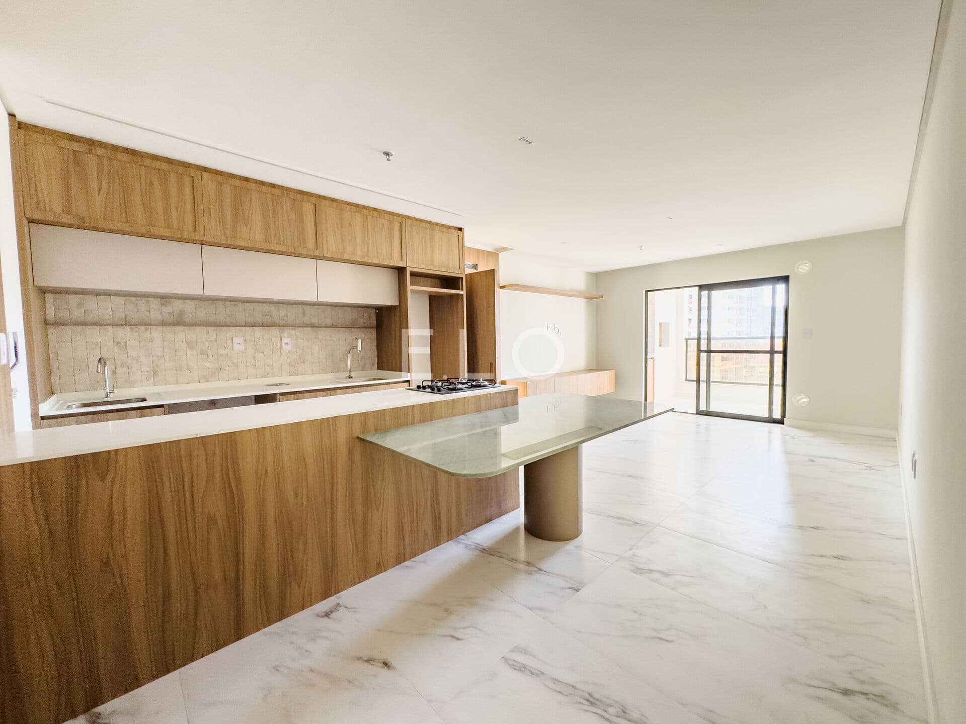 Apartamento 2 suítes no Centro de Balneário Camboriú
