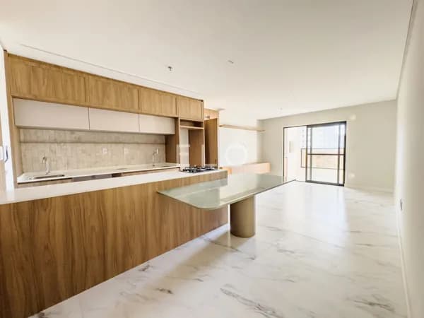 Apartamento 2 suítes no Centro de Balneário Camboriú