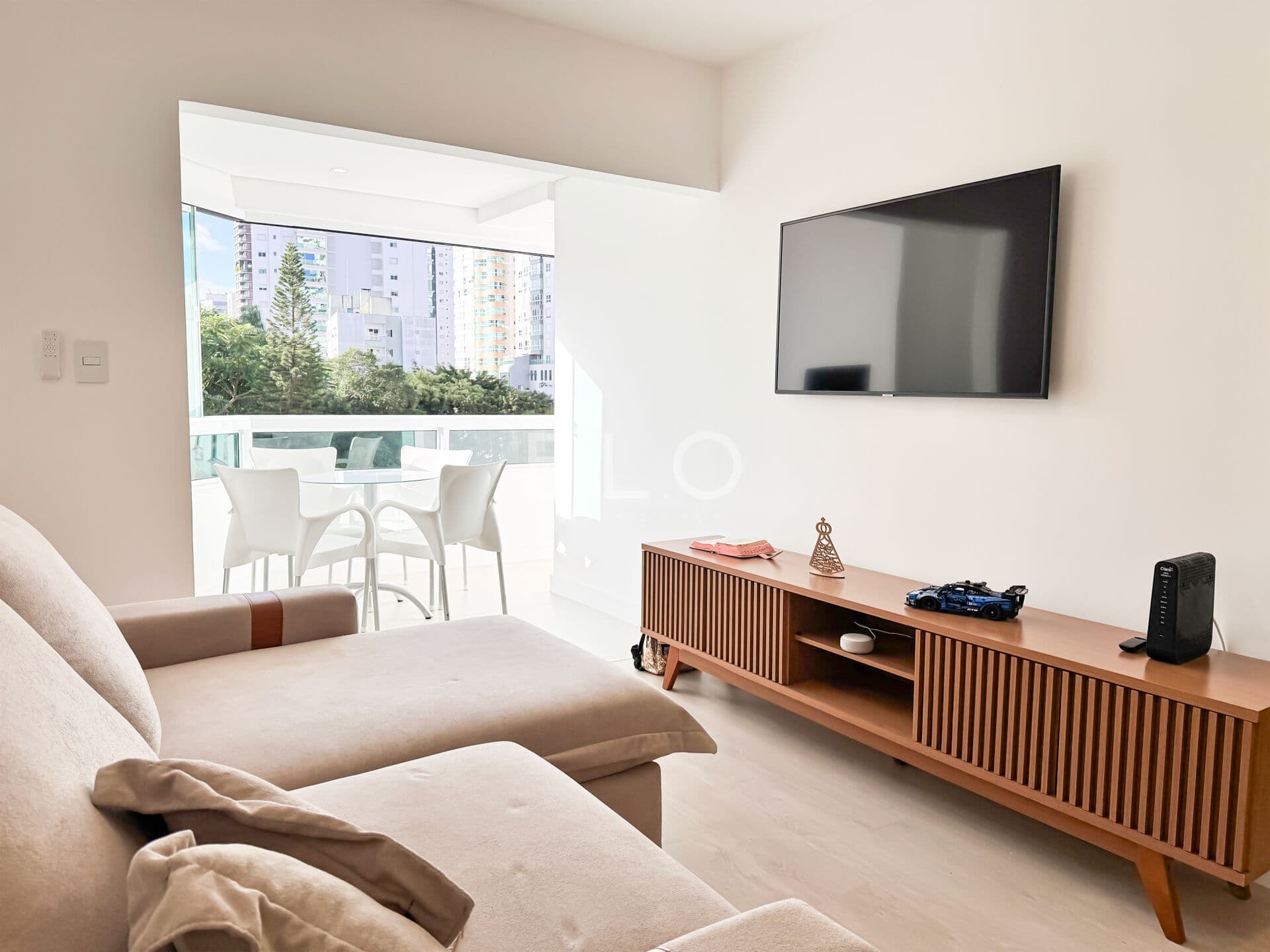 Apartamento de 1 suíte mais 1 dormitório próximo a roda gigante !