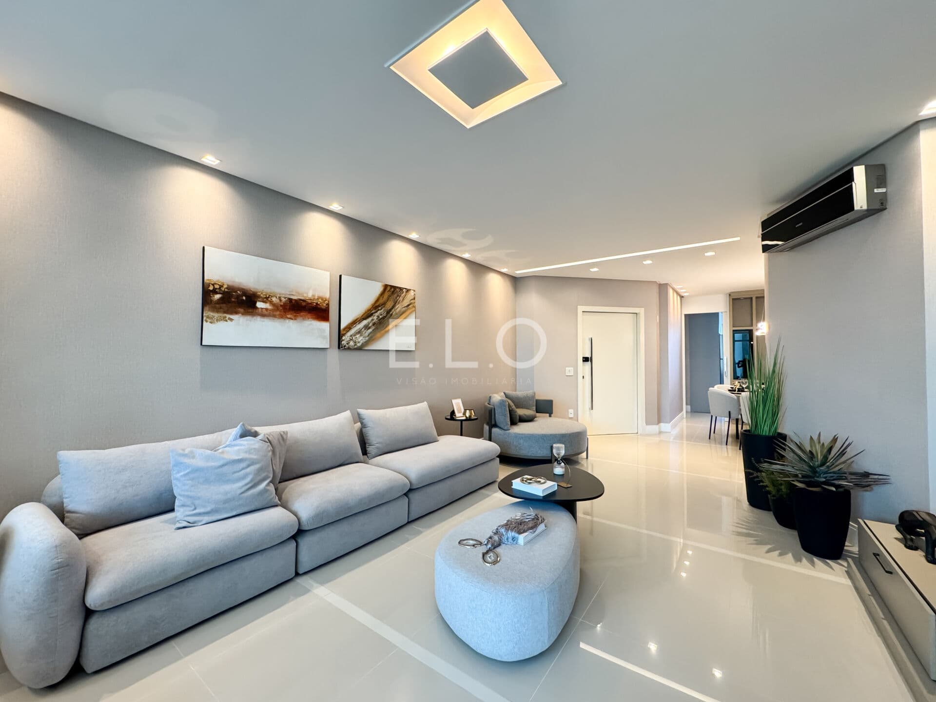 Luxo e Exclusividade na Av. Brasil – 3 Suítes Padrão RV