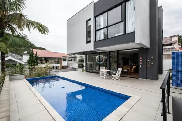 Casa em Balneário Camboriú - Ariribá