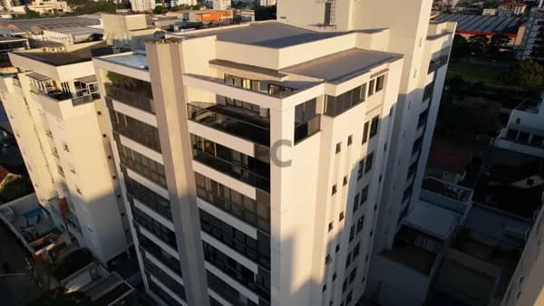 Cobertura Duplex com 4 suítes - Costa del Sol