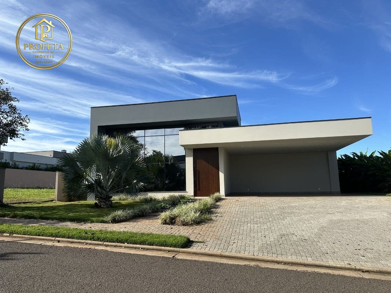 Casa à Venda Condomínio Alphavilhe - Maringá
