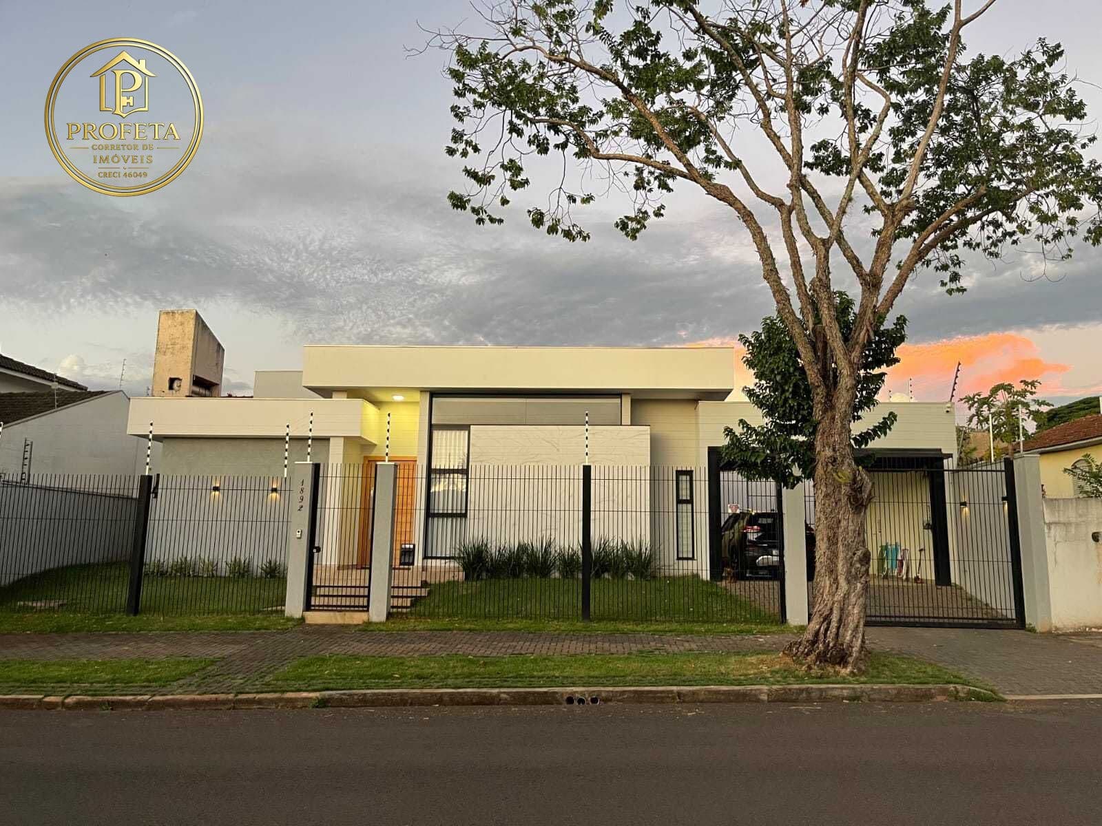 Casa Mobiliada com Piscina Aquecida | Venda ou Locação | Zona 5 – Maringá