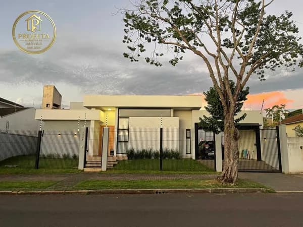 Casa Mobiliada com Piscina Aquecida | Venda ou Locação | Zona 5 – Maringá