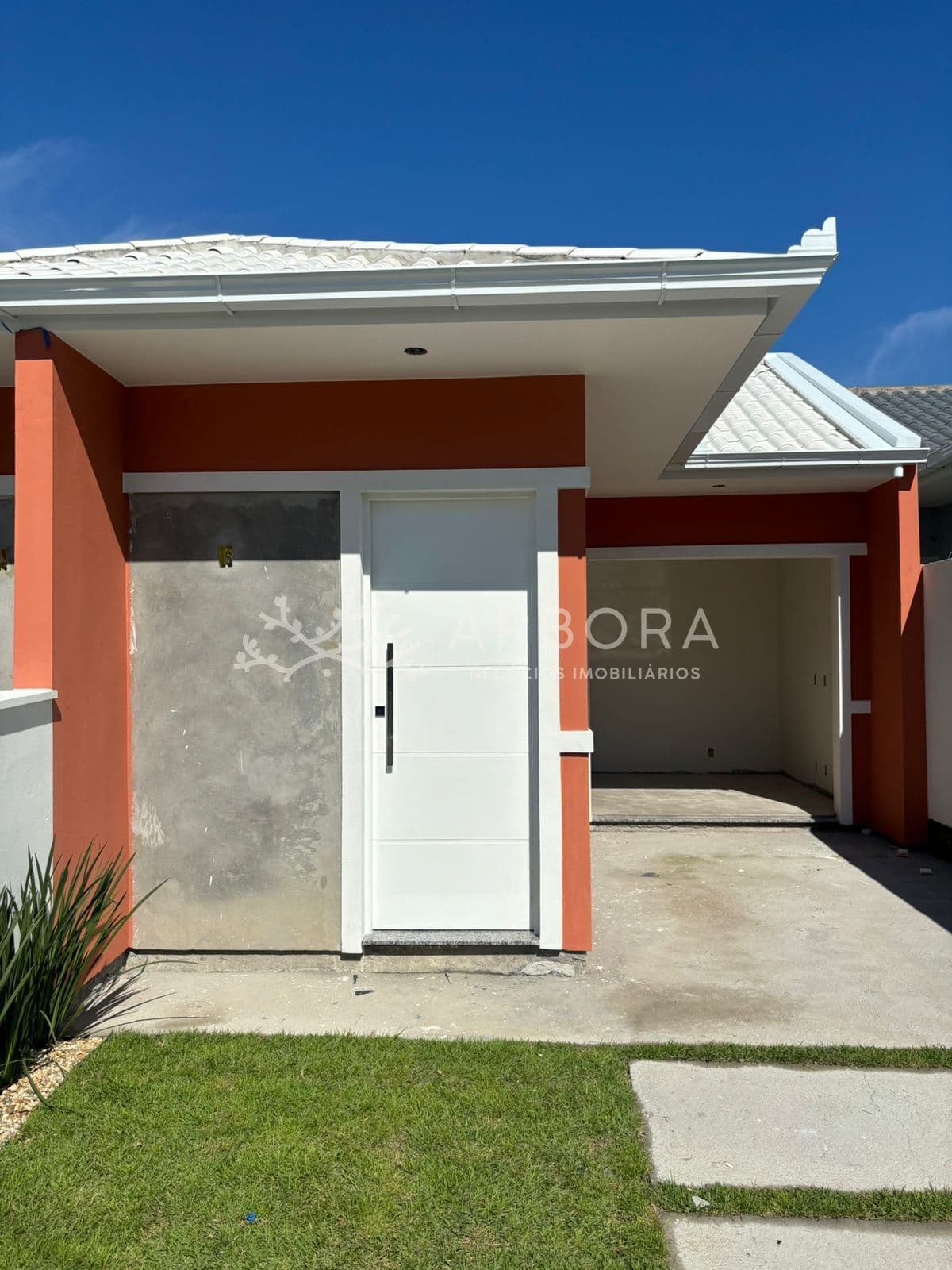 Casa nova 2 quartos, 2 vagas, em Forquilhas - São José