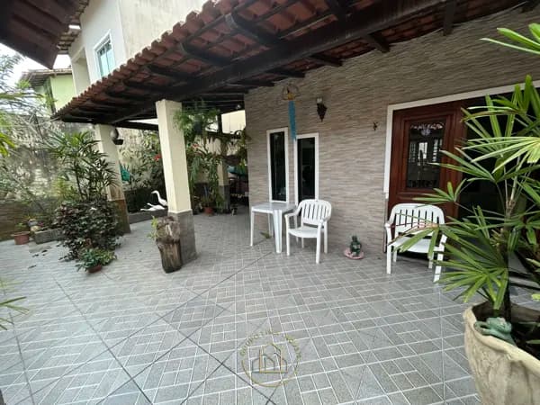 Casa com 7 quartos, sendo 6 deles suítes à venda no Mirante da Lagoa, Macaé/RJ