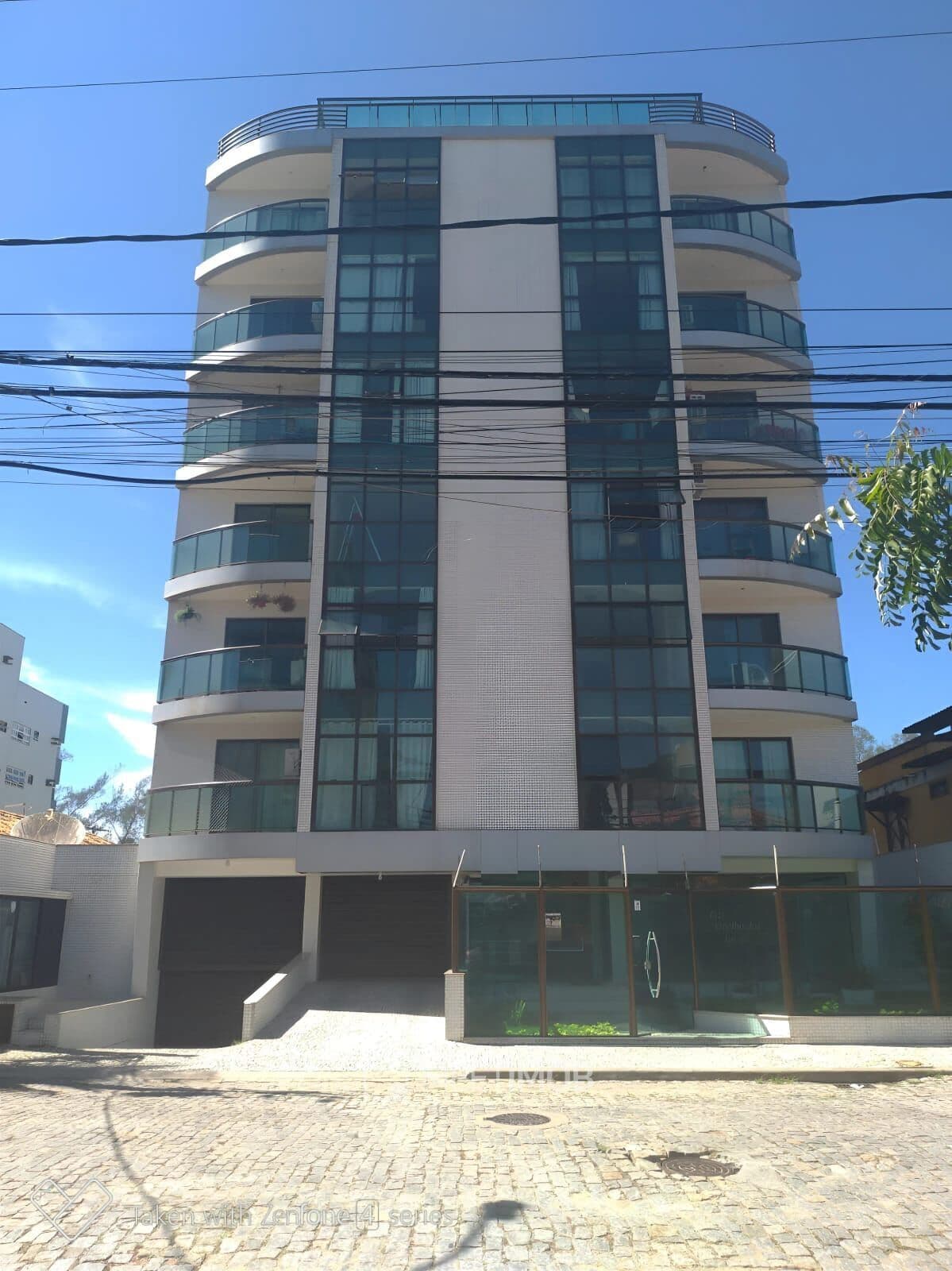 Apartamento Padrão com 3 Quartos sendo 1 suíte