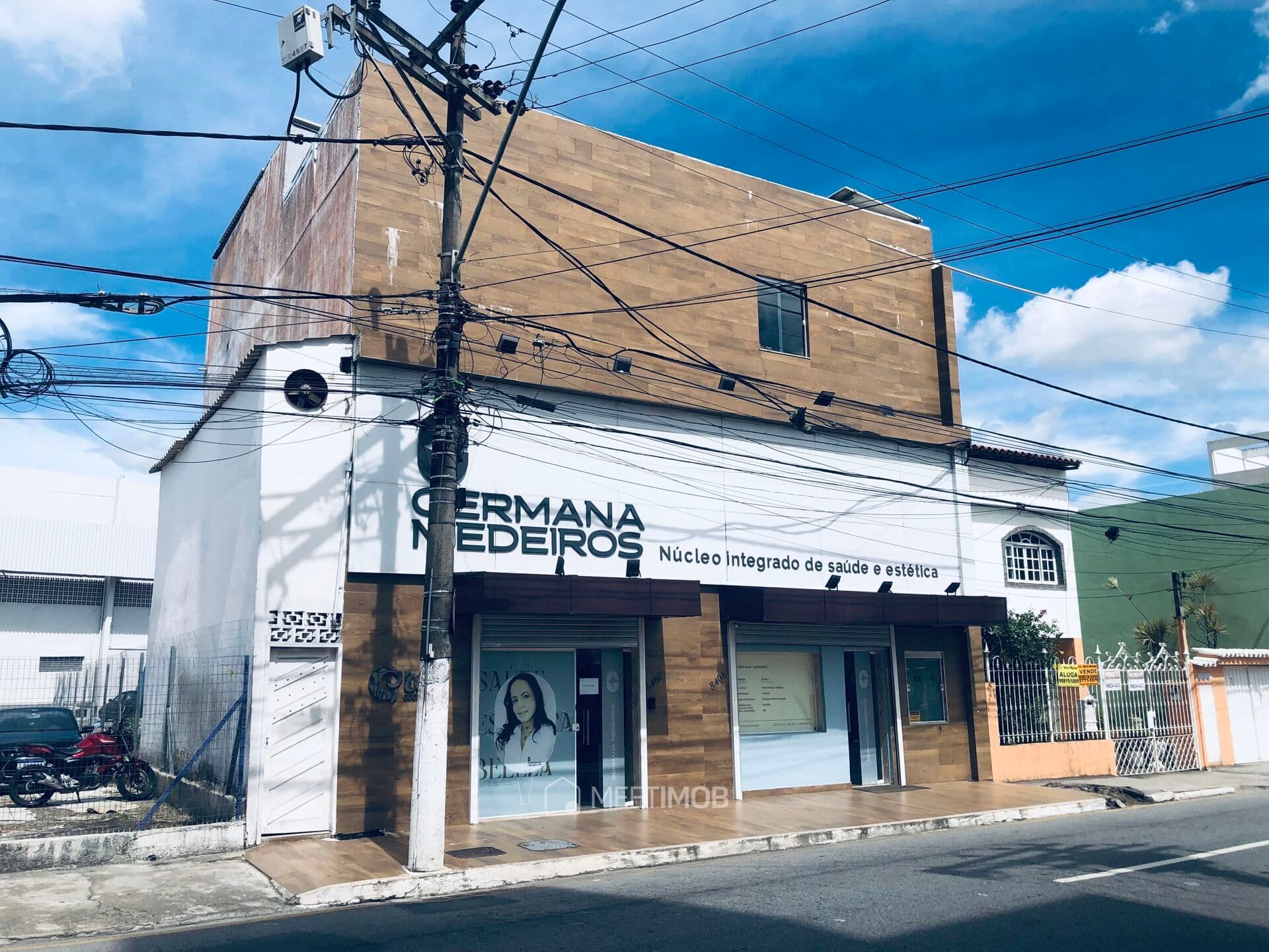 Prédio Comercial em Centro com 589m², Macaé/RJ