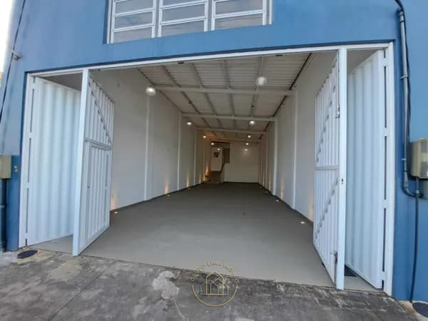 Loja Ponto Comercial com 90m² em Praia Campista, Macaé/RJ