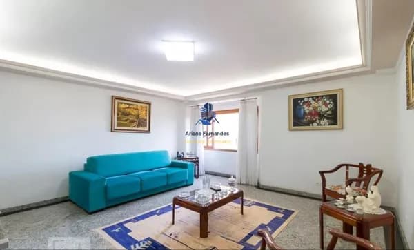 Sobrado de 3 Andares com 4 Suítes Alto Padrão no Maia!