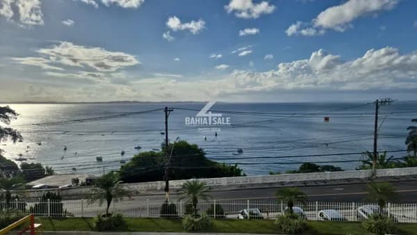 OPORTUNIDADE na Barra! 3/4 com vista deslumbrante e permanente para o mar