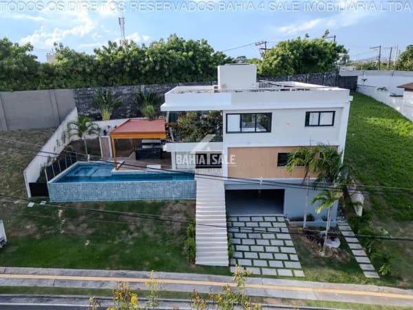 Exclusiva Casa "Porteira Fechada" em Alphaville II, Salvador: Luxo, Conforto e Sustentabilidade