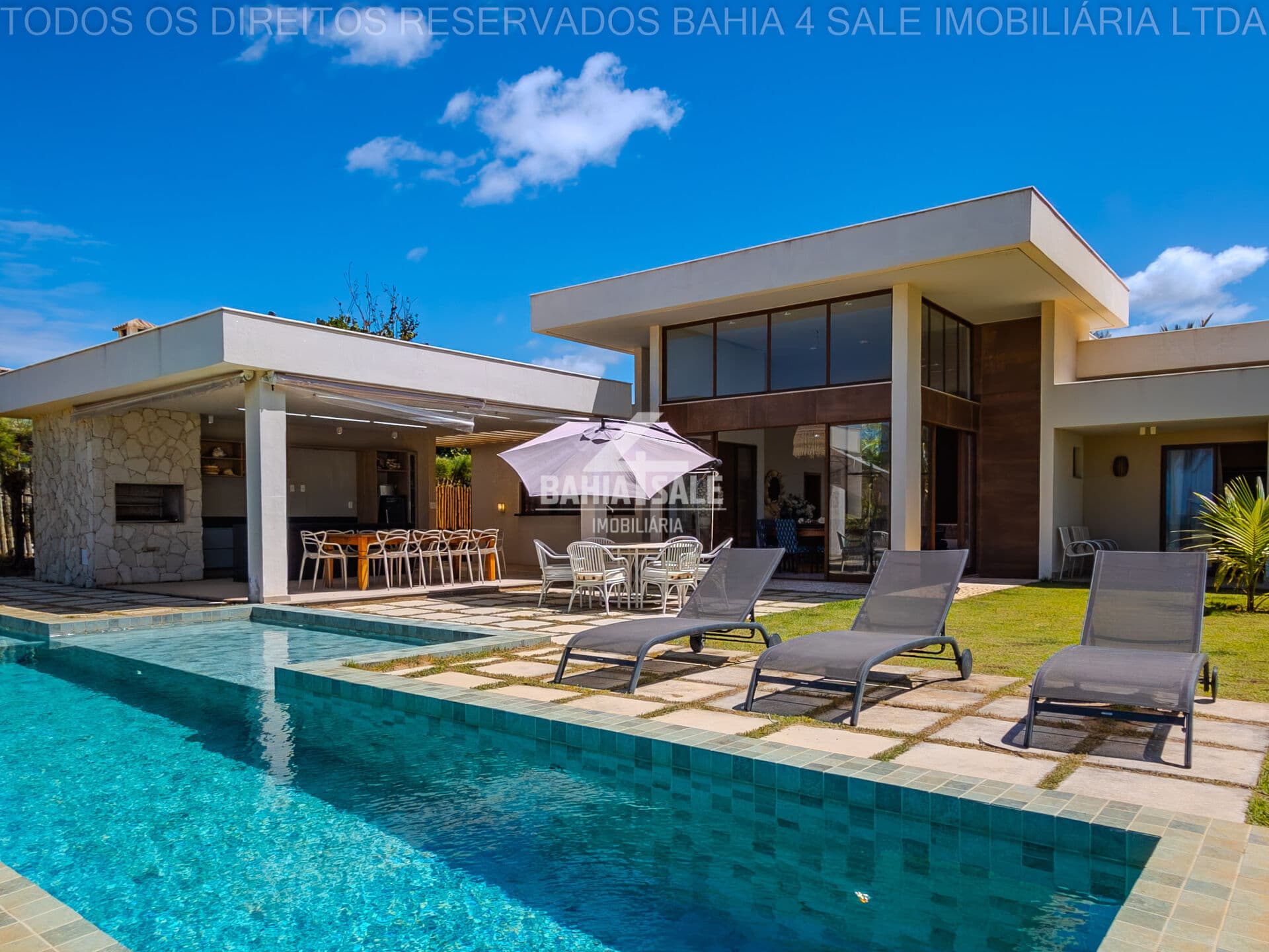 Casa Moderna Pé na Areia na Praia de Busca Vida - Luxo e Exclusividade à beira Mar