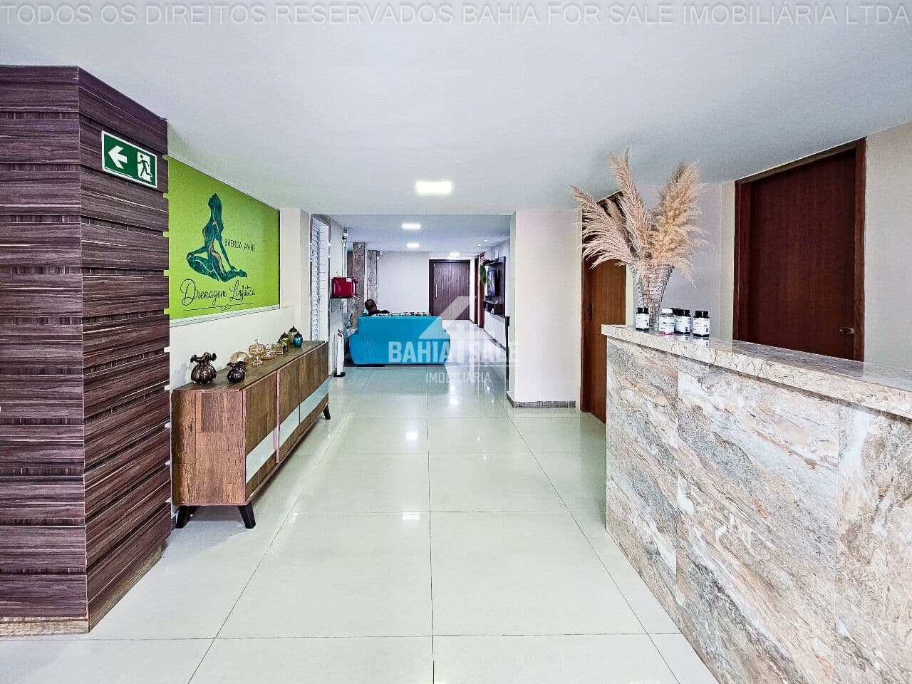 Centro Comercial 10 Lojas, 540m2 Vilas do Atlântico - Lauro de Freitas