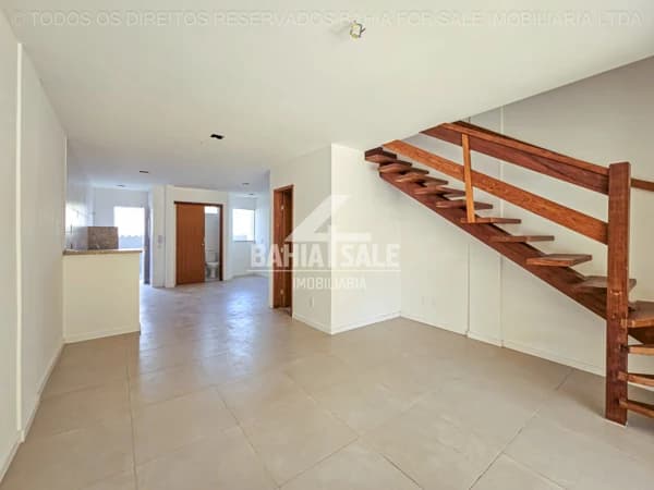 Casa Village com 3 Dormitórios, 2 Suites, 2 Vagas e com 101M² em Imbassai por R$ 620.000. Imóvel Residencial em Mata de São João/BA.