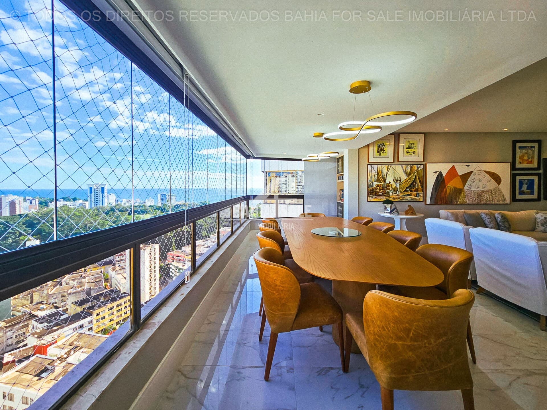 Apartamento com 4 Dormitórios, 3 Suites, 3 Vagas e com 355M² na Graça. Imóvel Residencial em Salvador/BA.