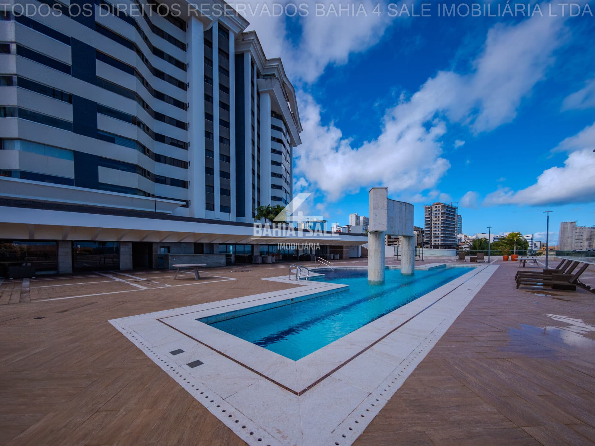 Alto luxo no Rio Vermelho: 267m², 3 suítes com vista para o mar e lazer completo no Alto da Enseada.