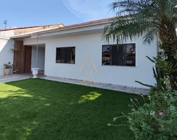 Casa Padrão no bairro Centenário