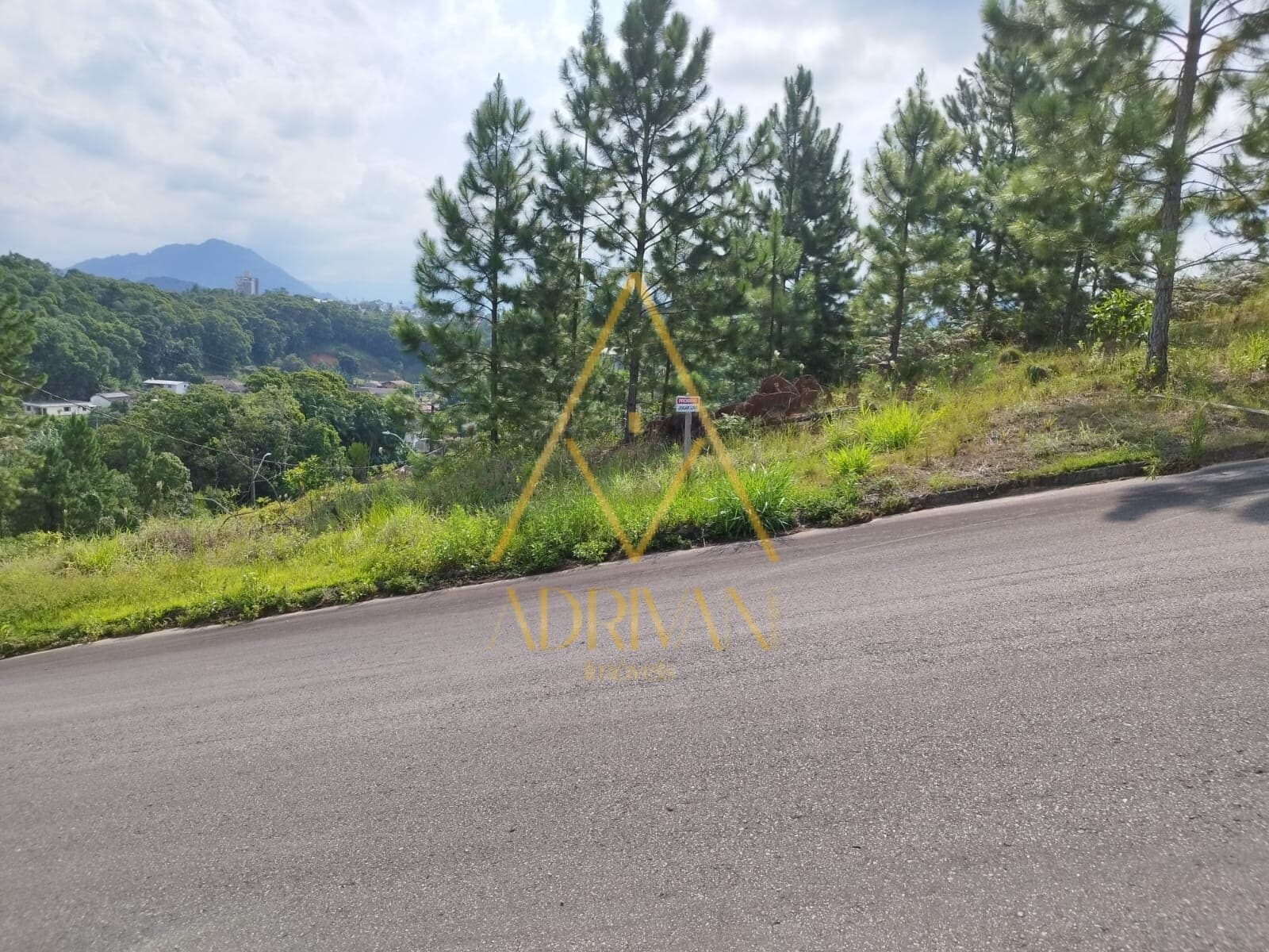 Terreno no Bairro Vila Lenzi