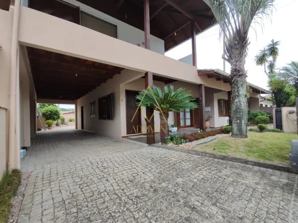 Casa Padrão no bairro Czerniewicz