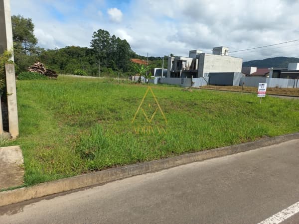 Terreno no Bairro Três Rios do Norte