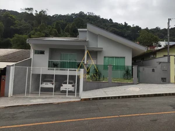 Casa Padrão no centro de Guaramirim