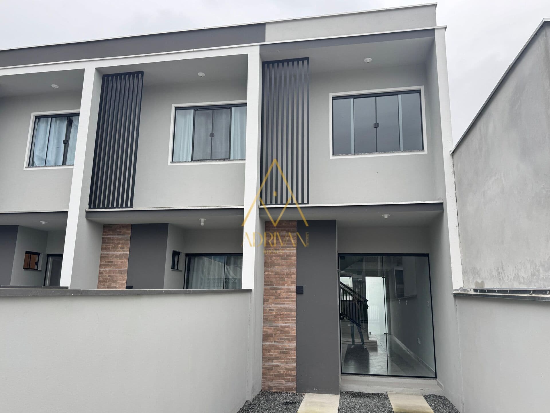 Casa Geminada no bairro Ilha da Figueira